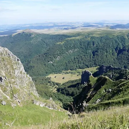 Super-besse Le Bleu Serviere Chez Lorenzo Et Severine Besse-et-Saint-Anastaise